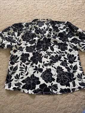 Black & White Floral Women's Top